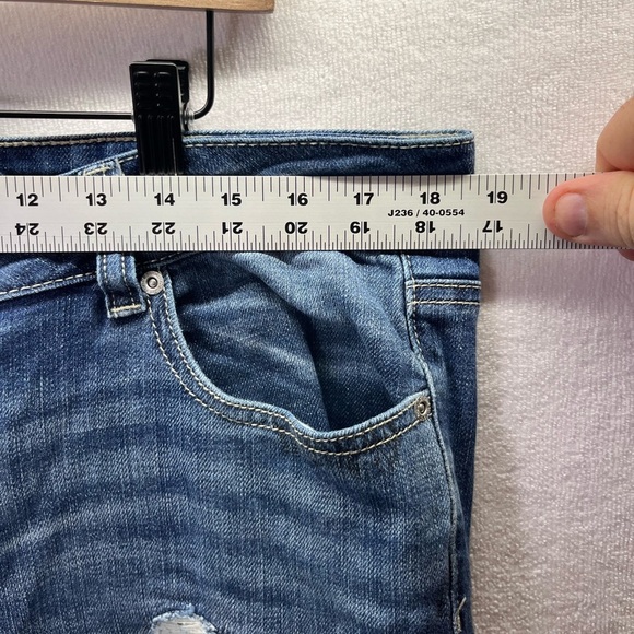 Maurices Distressed Relaxed Fit Jeans Womens 13/14 Plus Size Cute Stretch 2237 - Picture 3 of 9